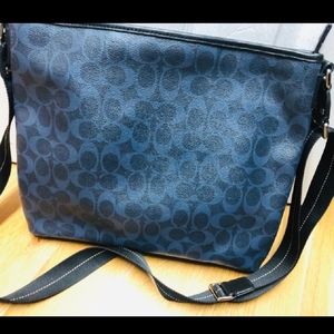 Coach Signature Crossbody bag